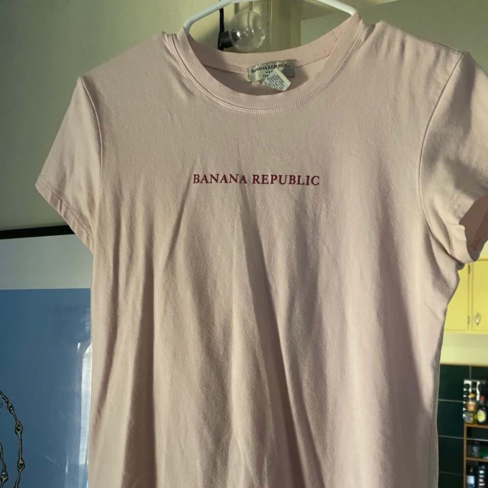 Banana Republic logo tee